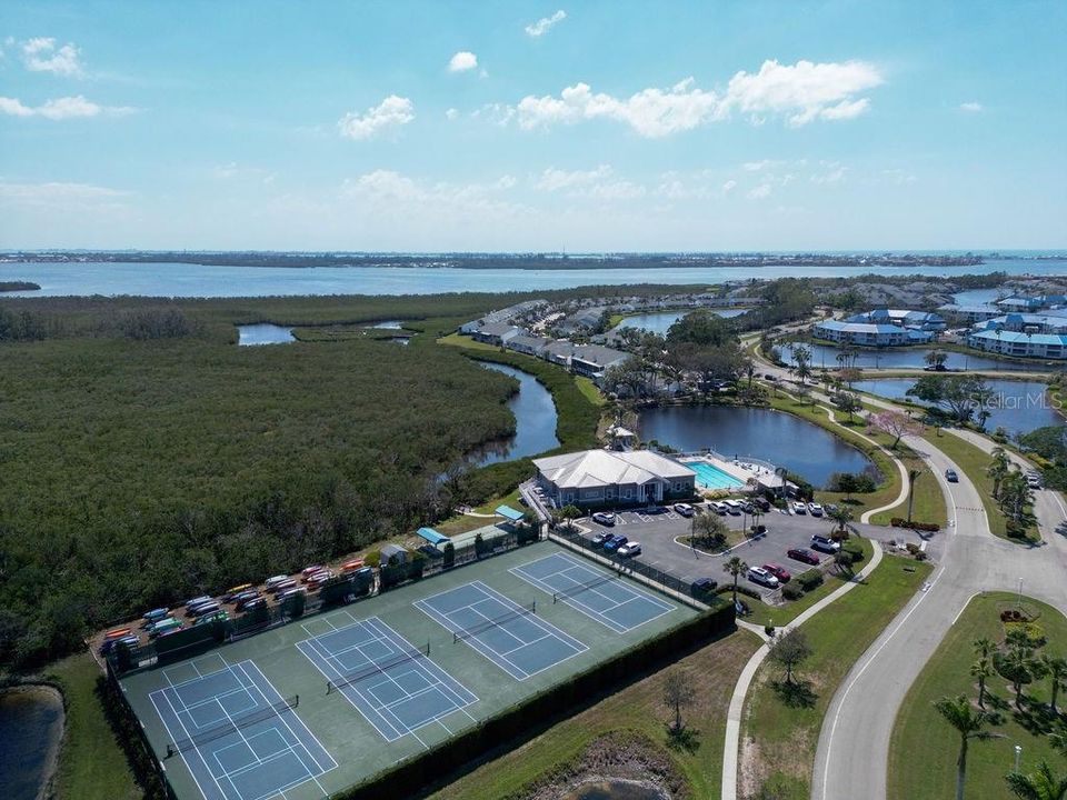 En Venta: $379,900 (3 camas, 2 baños, 1216 Pies cuadrados)