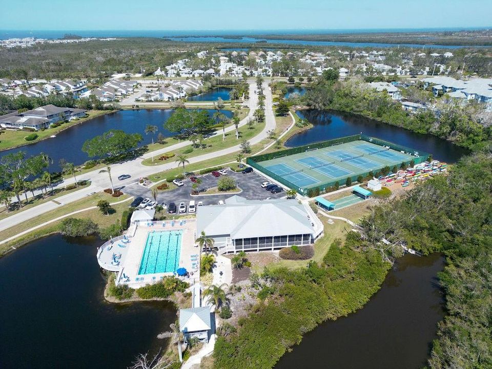 En Venta: $379,900 (3 camas, 2 baños, 1216 Pies cuadrados)