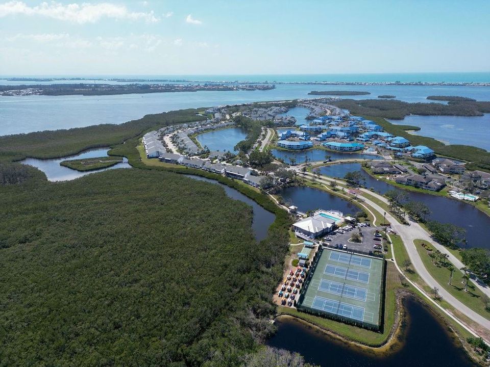 En Venta: $379,900 (3 camas, 2 baños, 1216 Pies cuadrados)