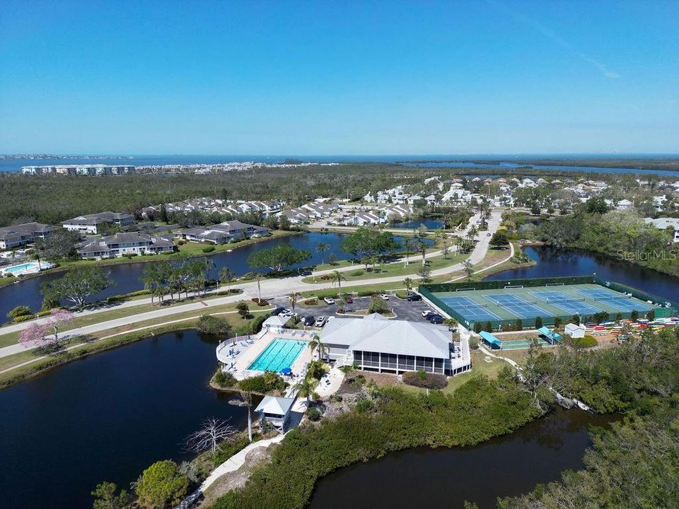 En Venta: $379,900 (3 camas, 2 baños, 1216 Pies cuadrados)