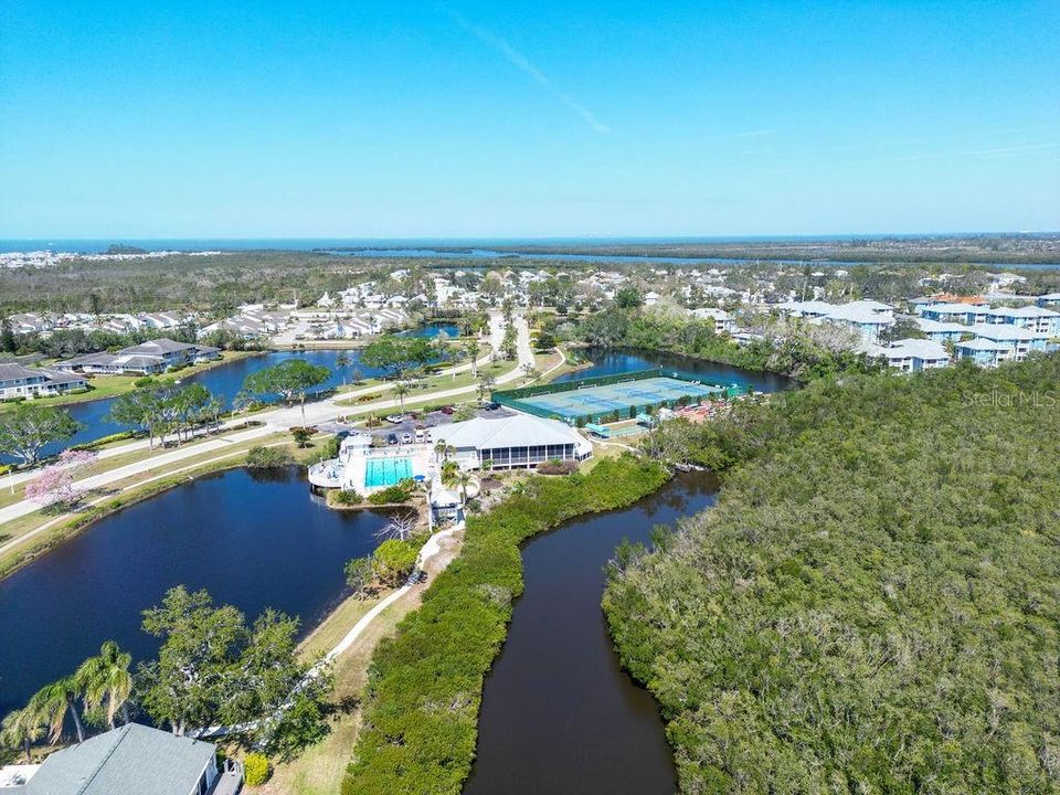 En Venta: $379,900 (3 camas, 2 baños, 1216 Pies cuadrados)