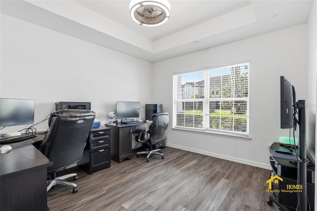 В аренду: $4,900 (4 спален, 2 ванн, 3467 Квадратных фут)