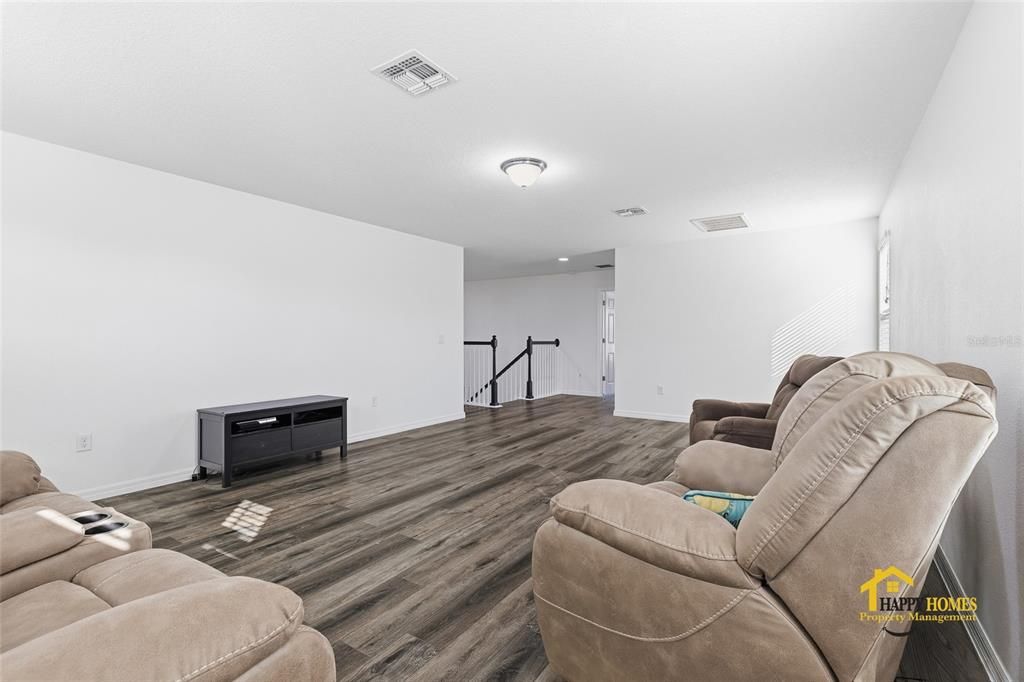 В аренду: $4,900 (4 спален, 2 ванн, 3467 Квадратных фут)