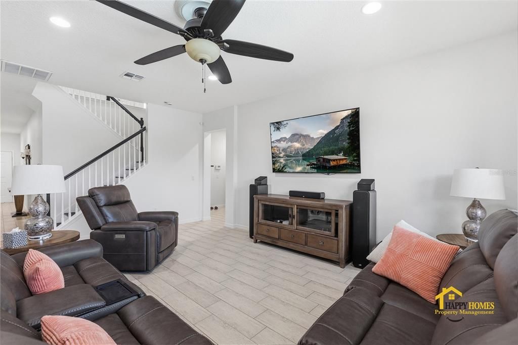 В аренду: $4,900 (4 спален, 2 ванн, 3467 Квадратных фут)