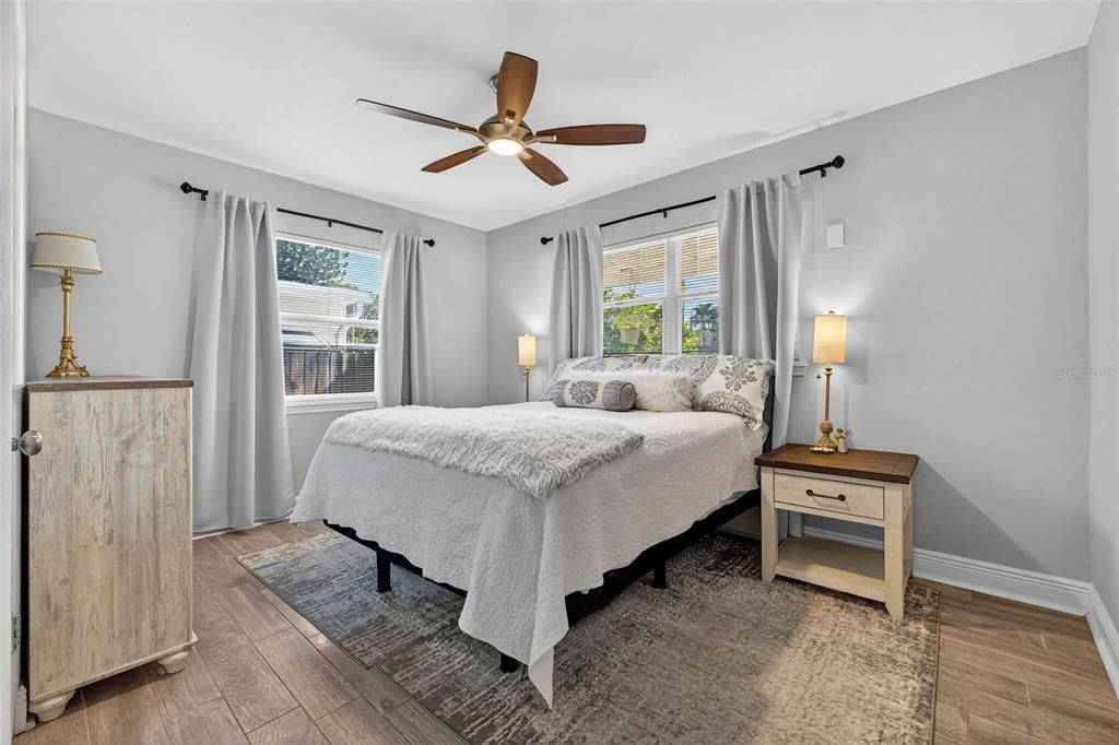 待售: $365,000 (3 贝兹, 1 浴室, 941 平方英尺)