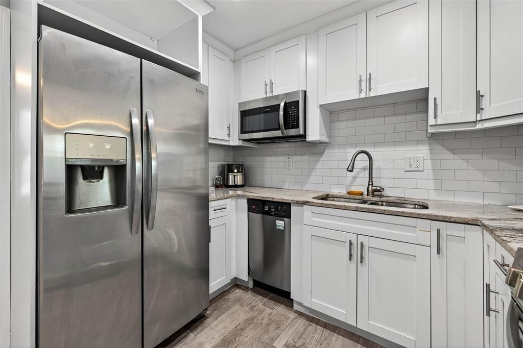 待售: $365,000 (3 贝兹, 1 浴室, 941 平方英尺)