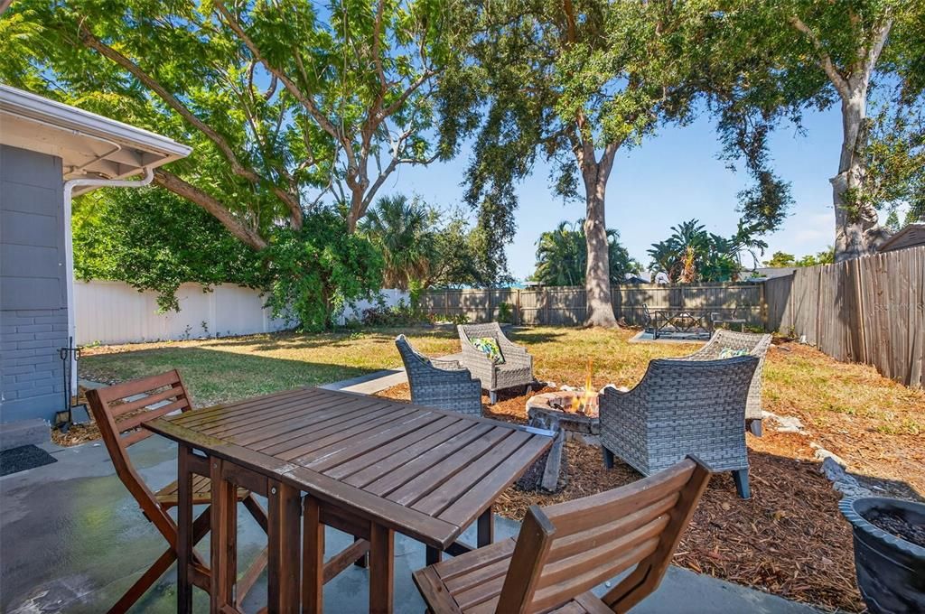 待售: $365,000 (3 贝兹, 1 浴室, 941 平方英尺)