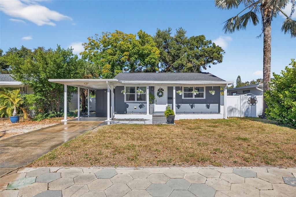 待售: $365,000 (3 贝兹, 1 浴室, 941 平方英尺)