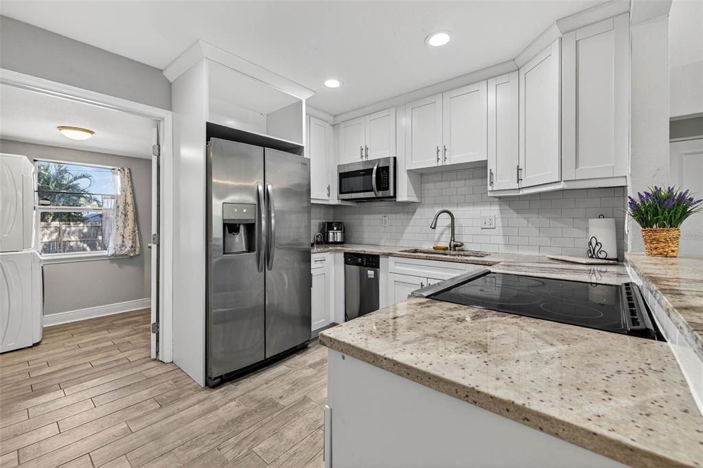 待售: $365,000 (3 贝兹, 1 浴室, 941 平方英尺)