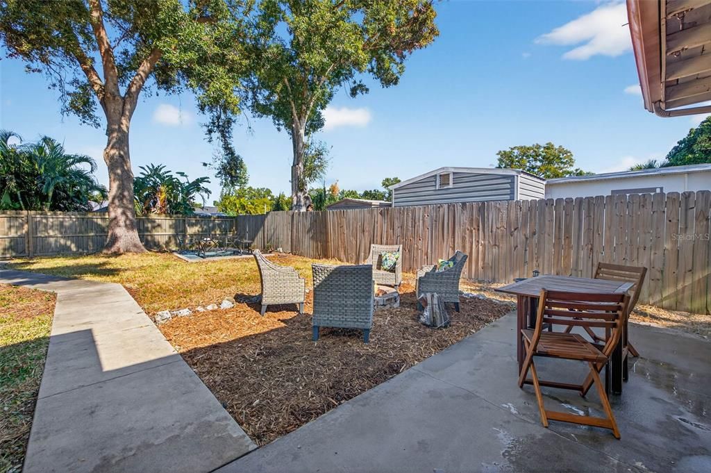 待售: $365,000 (3 贝兹, 1 浴室, 941 平方英尺)