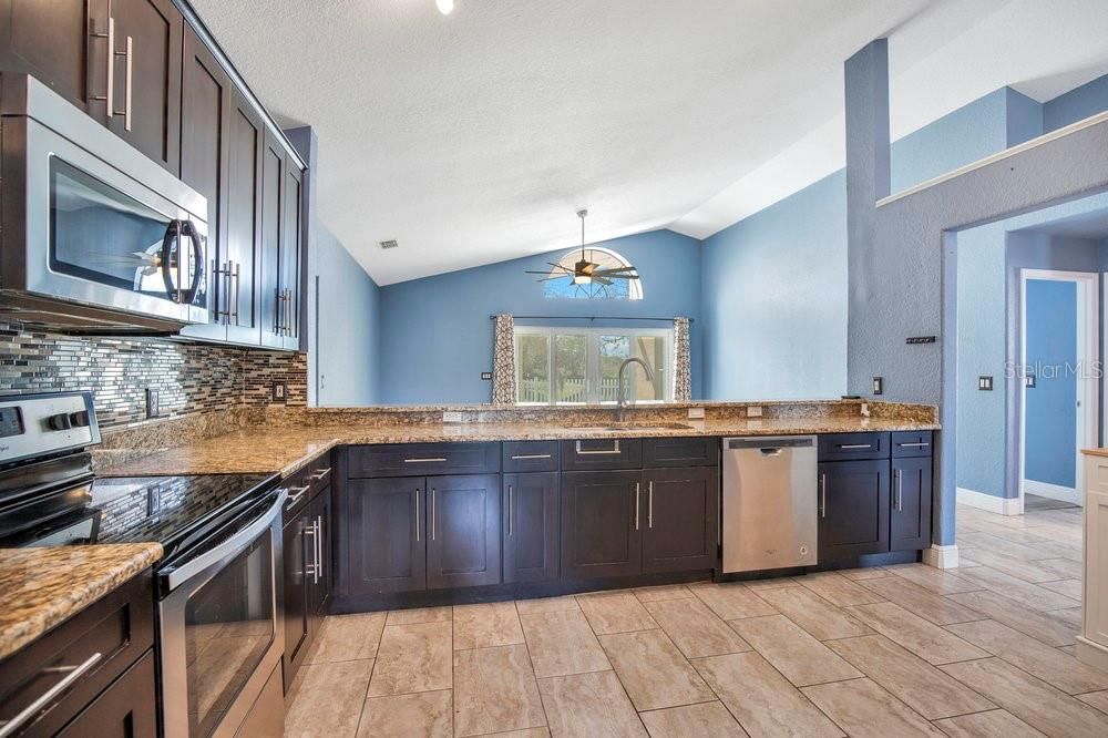 For Sale: $500,000 (4 beds, 3 baths, 2346 Square Feet)