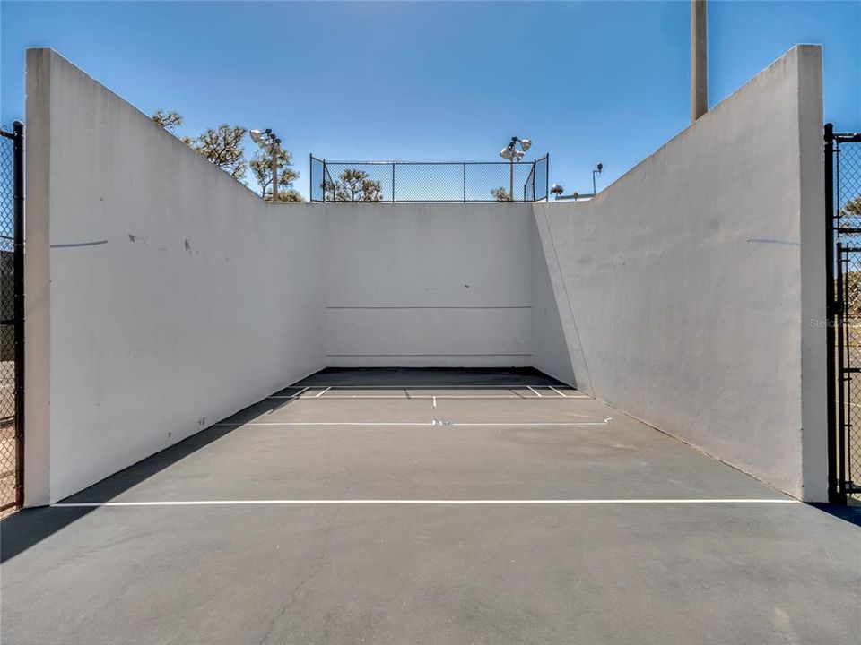 For Sale: $500,000 (4 beds, 3 baths, 2346 Square Feet)