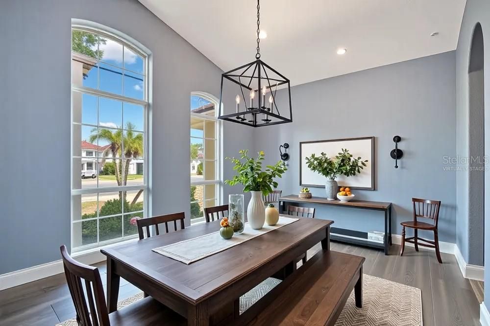 For Sale: $500,000 (4 beds, 3 baths, 2346 Square Feet)