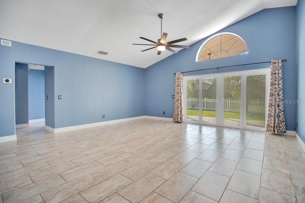 For Sale: $500,000 (4 beds, 3 baths, 2346 Square Feet)