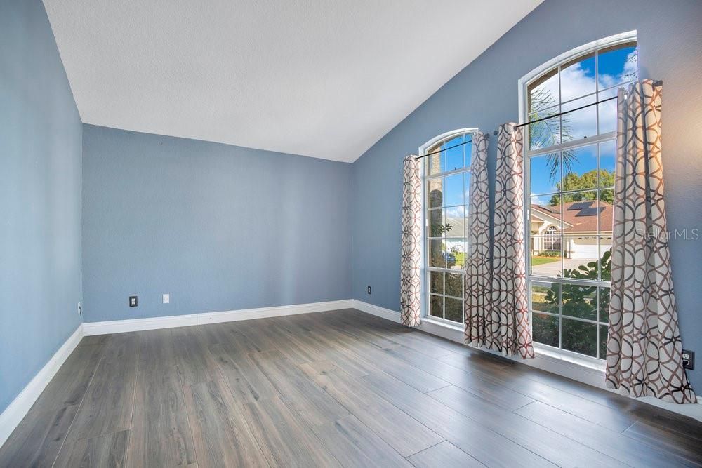 For Sale: $500,000 (4 beds, 3 baths, 2346 Square Feet)