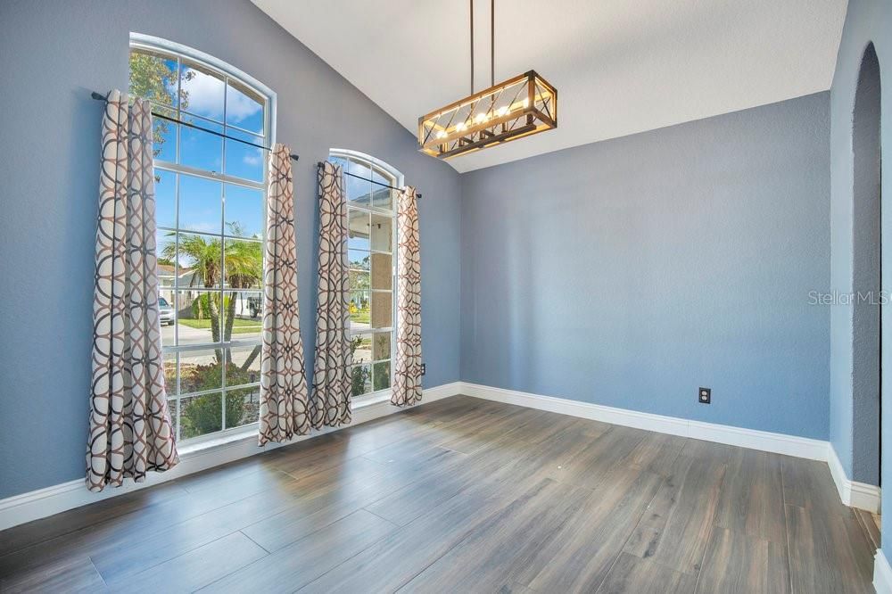 For Sale: $500,000 (4 beds, 3 baths, 2346 Square Feet)