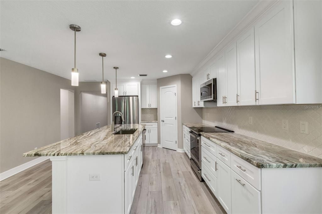 待售: $439,900 (3 贝兹, 2 浴室, 1550 平方英尺)