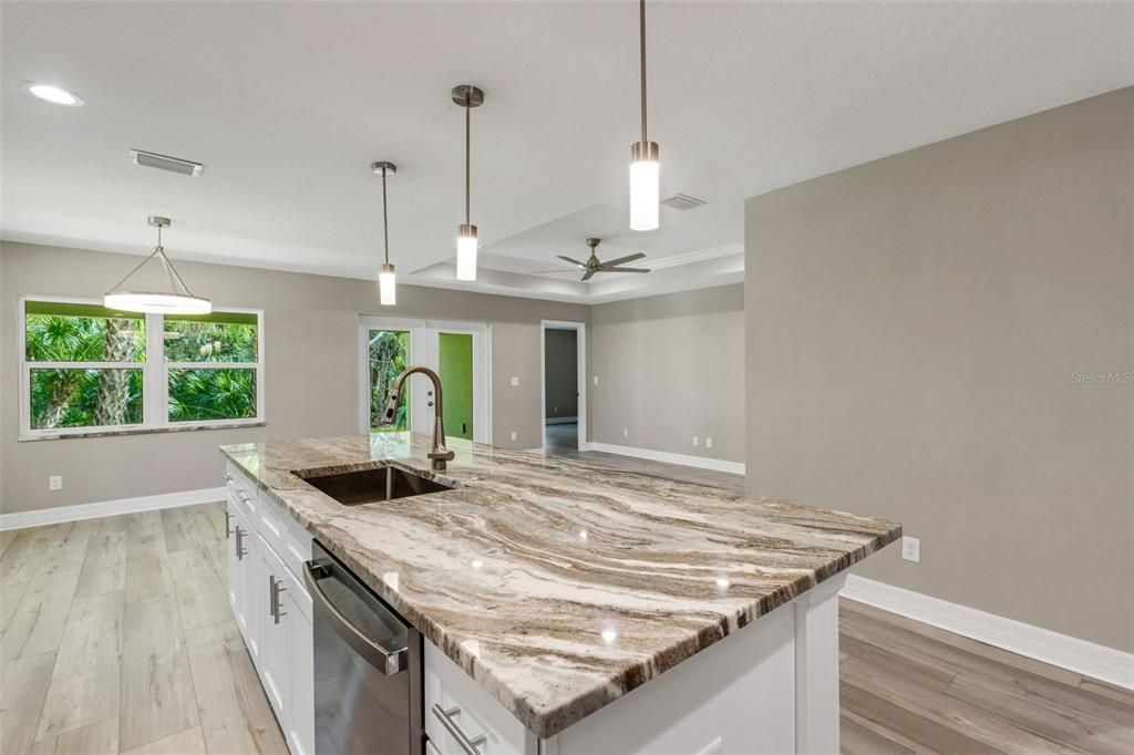 待售: $439,900 (3 贝兹, 2 浴室, 1550 平方英尺)