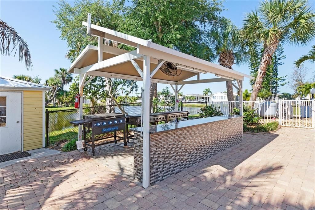 For Sale: $155,000 (2 beds, 2 baths, 1000 Square Feet)