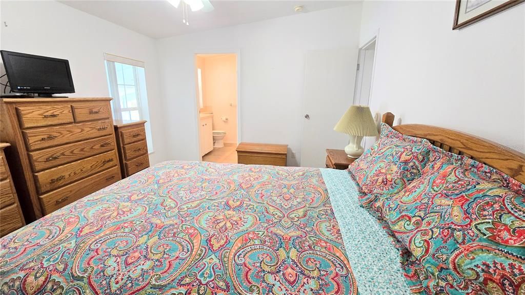 For Sale: $155,000 (2 beds, 2 baths, 1000 Square Feet)