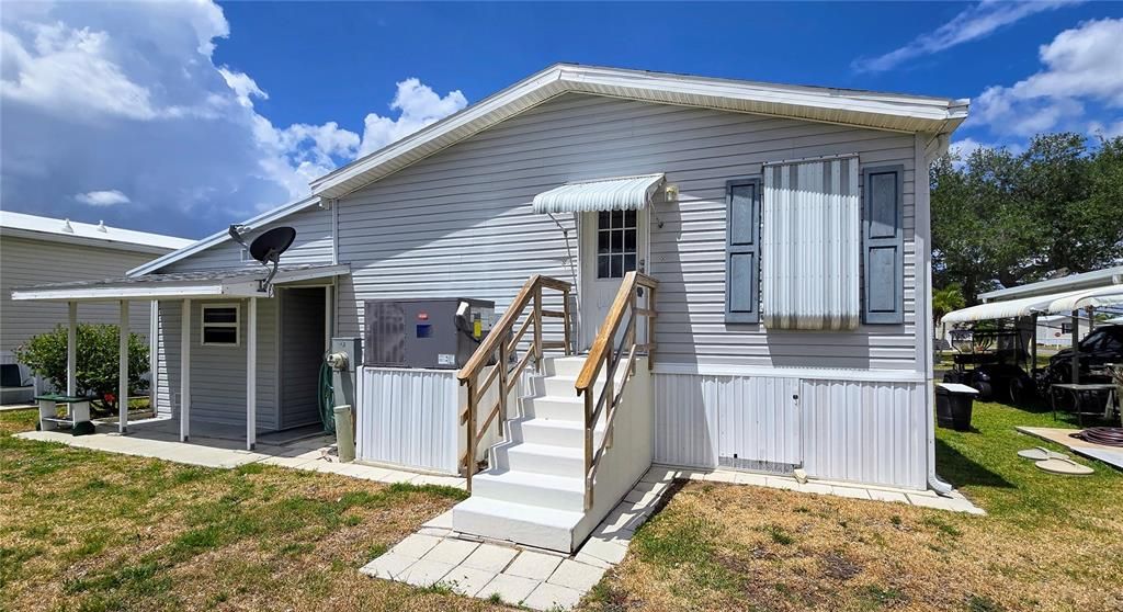 For Sale: $155,000 (2 beds, 2 baths, 1000 Square Feet)