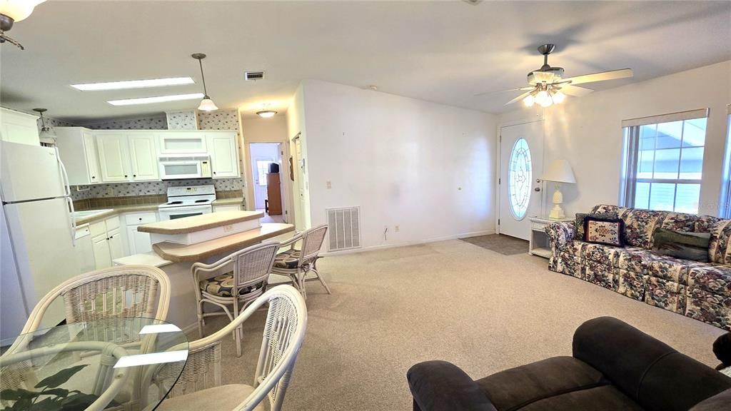 For Sale: $155,000 (2 beds, 2 baths, 1000 Square Feet)
