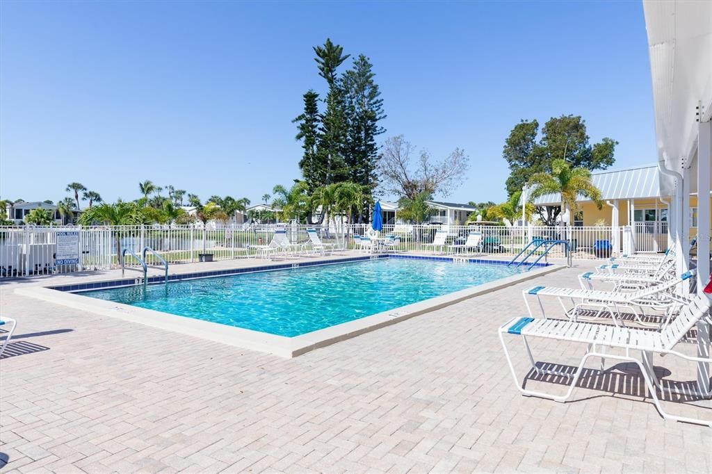 For Sale: $155,000 (2 beds, 2 baths, 1000 Square Feet)