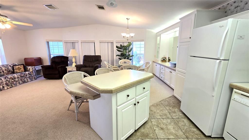 For Sale: $155,000 (2 beds, 2 baths, 1000 Square Feet)