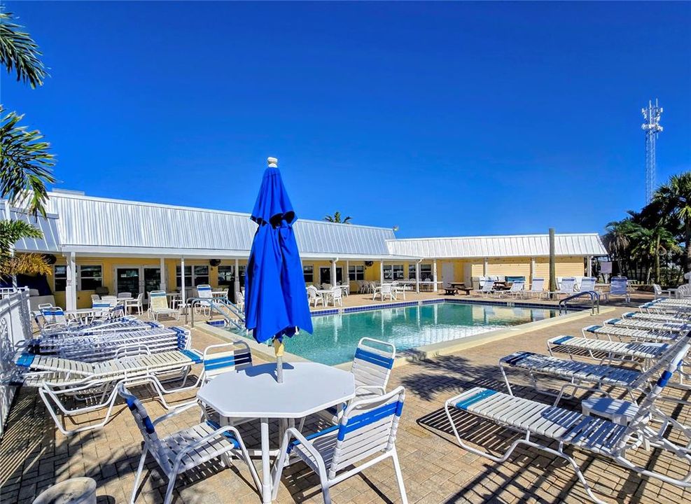 For Sale: $155,000 (2 beds, 2 baths, 1000 Square Feet)