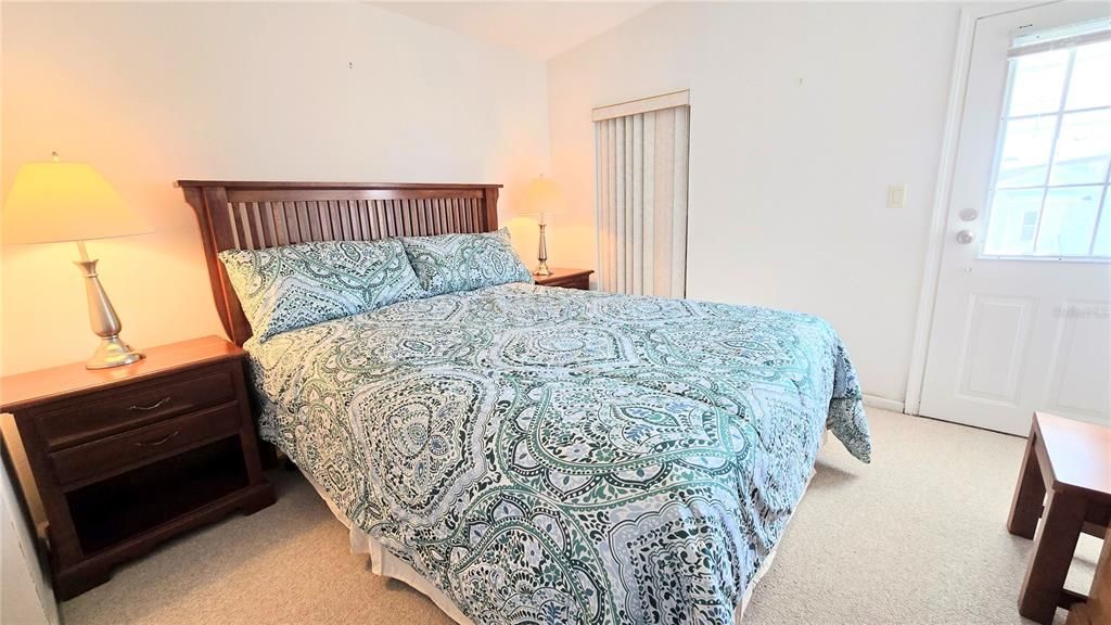 For Sale: $155,000 (2 beds, 2 baths, 1000 Square Feet)