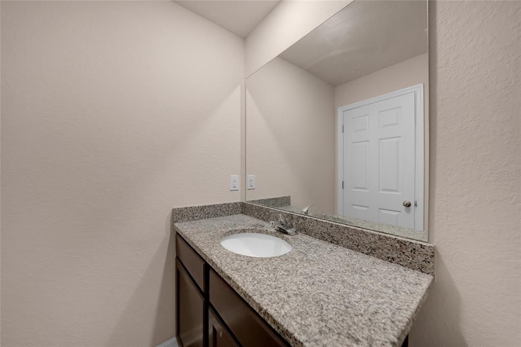 待售: $399,900 (4 贝兹, 0 浴室, 2096 平方英尺)