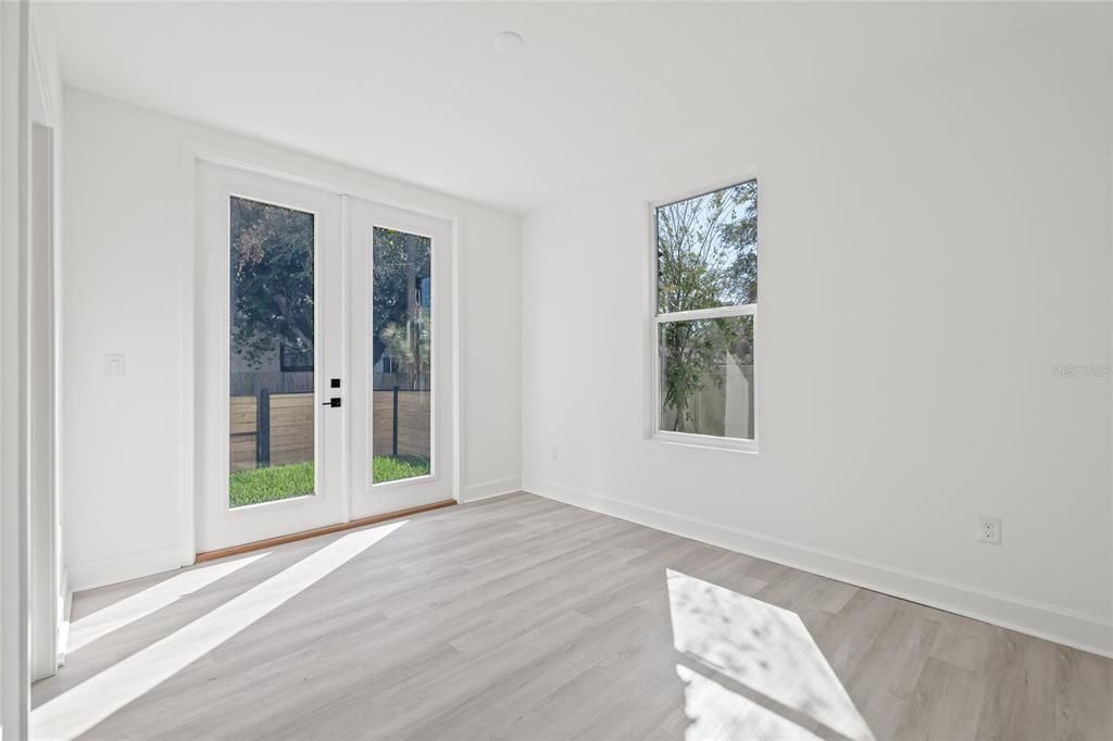 For Sale: $859,900 (3 beds, 3 baths, 2077 Square Feet)