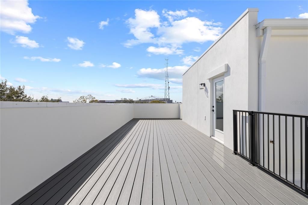 For Sale: $859,900 (3 beds, 3 baths, 2077 Square Feet)