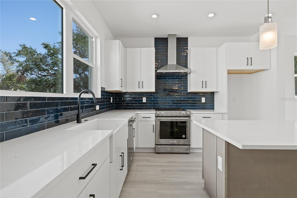 For Sale: $859,900 (3 beds, 3 baths, 2077 Square Feet)