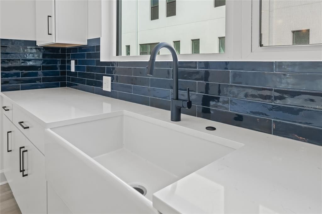 For Sale: $859,900 (3 beds, 3 baths, 2077 Square Feet)