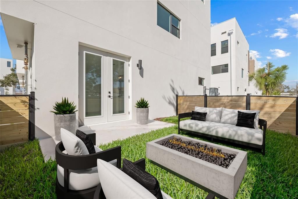 For Sale: $859,900 (3 beds, 3 baths, 2077 Square Feet)