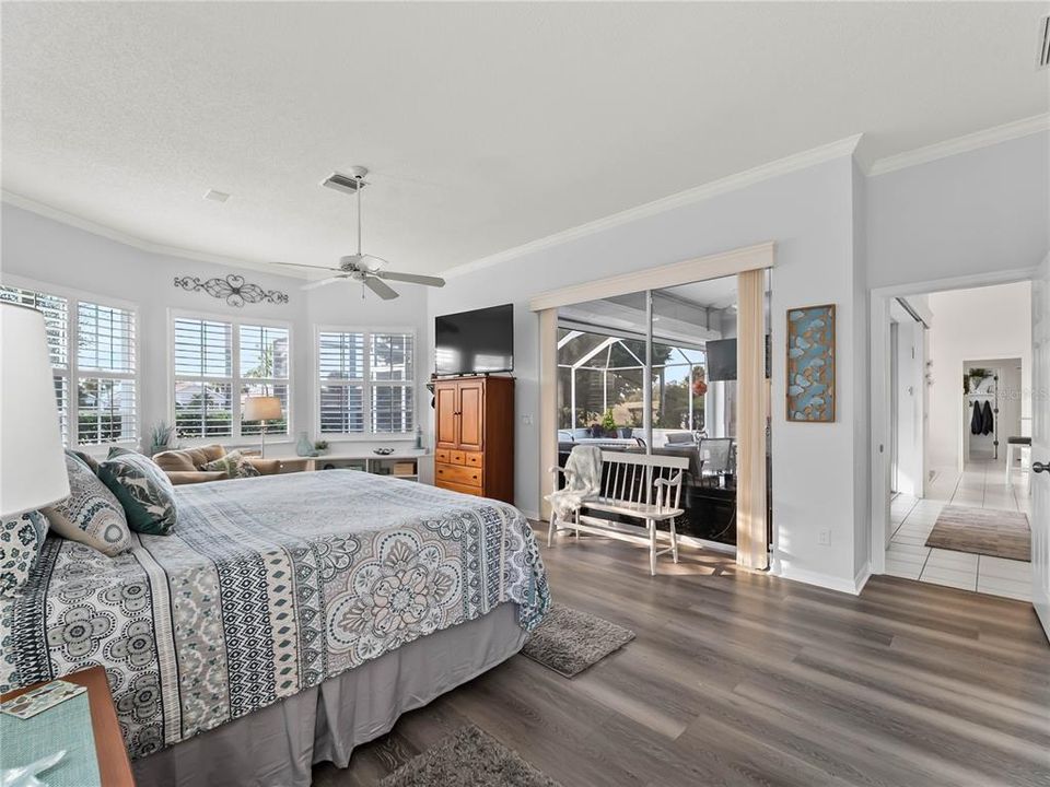 Active With Contract: $569,000 (3 beds, 2 baths, 2359 Square Feet)