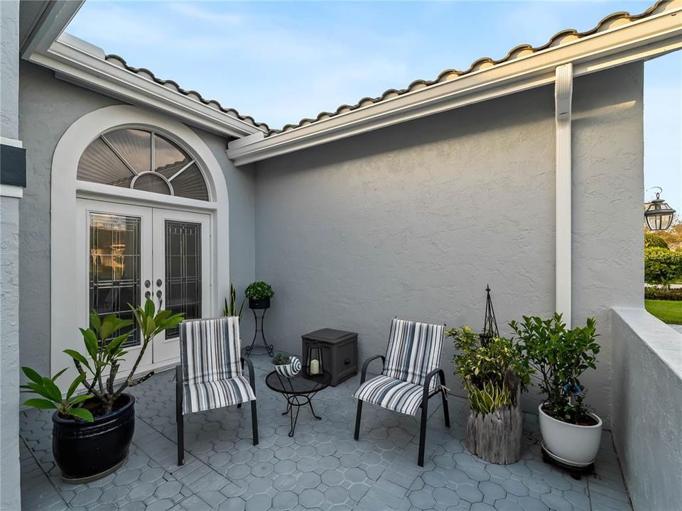 Active With Contract: $569,000 (3 beds, 2 baths, 2359 Square Feet)