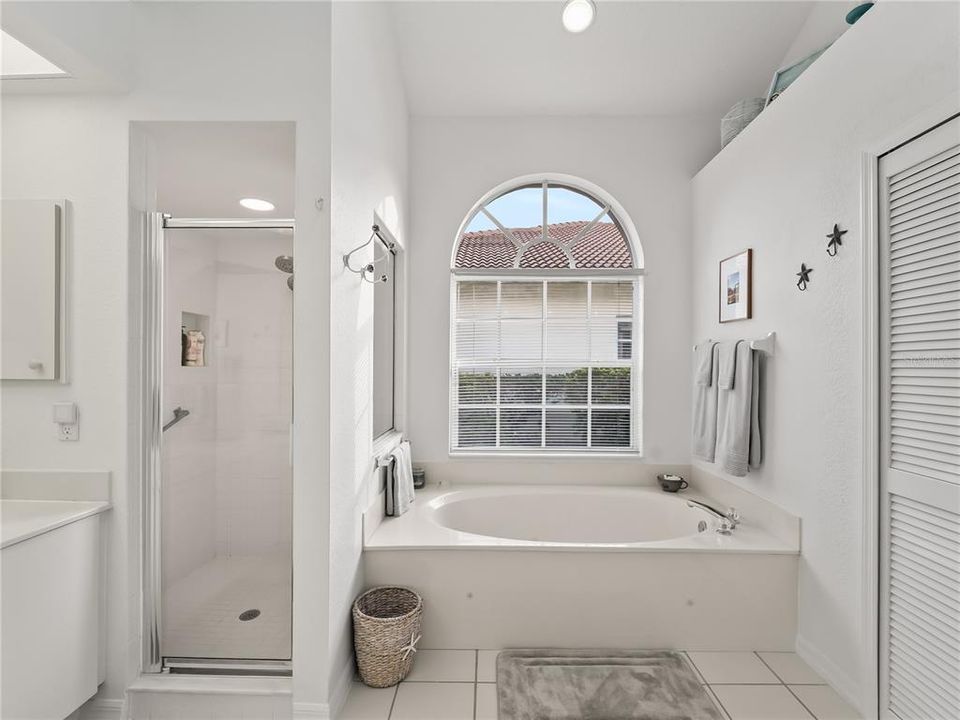 Active With Contract: $569,000 (3 beds, 2 baths, 2359 Square Feet)