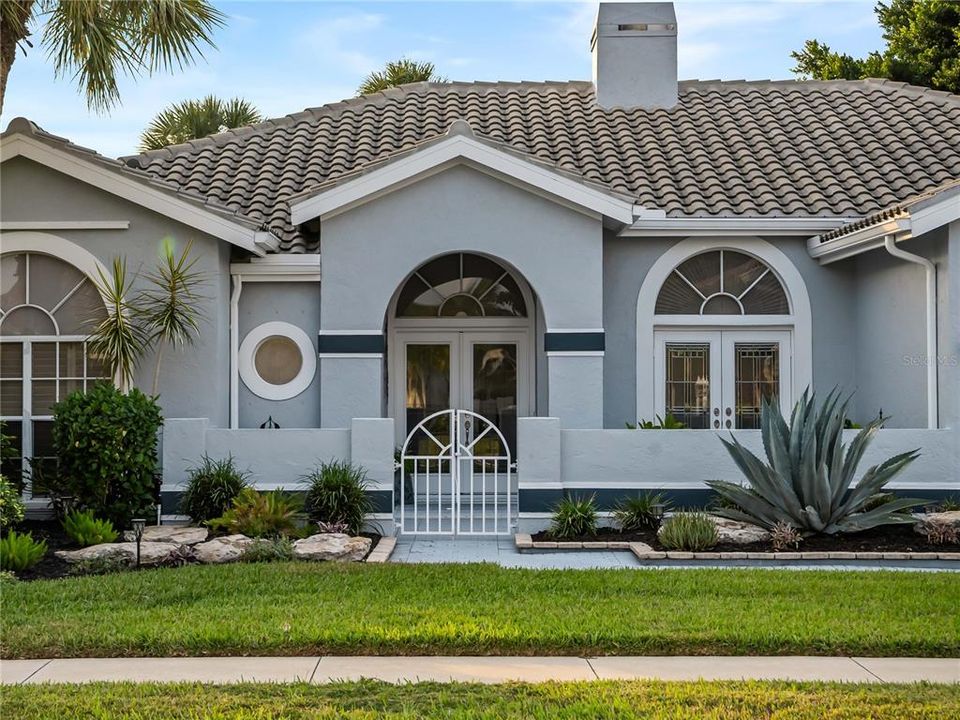 Active With Contract: $569,000 (3 beds, 2 baths, 2359 Square Feet)