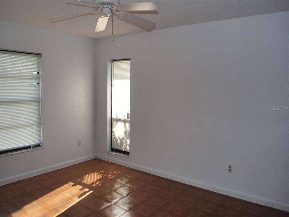 For Sale: $325,000 (3 beds, 2 baths, 1612 Square Feet)