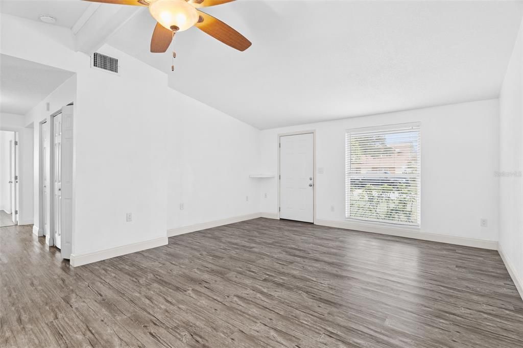 待售: $265,000 (3 贝兹, 2 浴室, 1264 平方英尺)