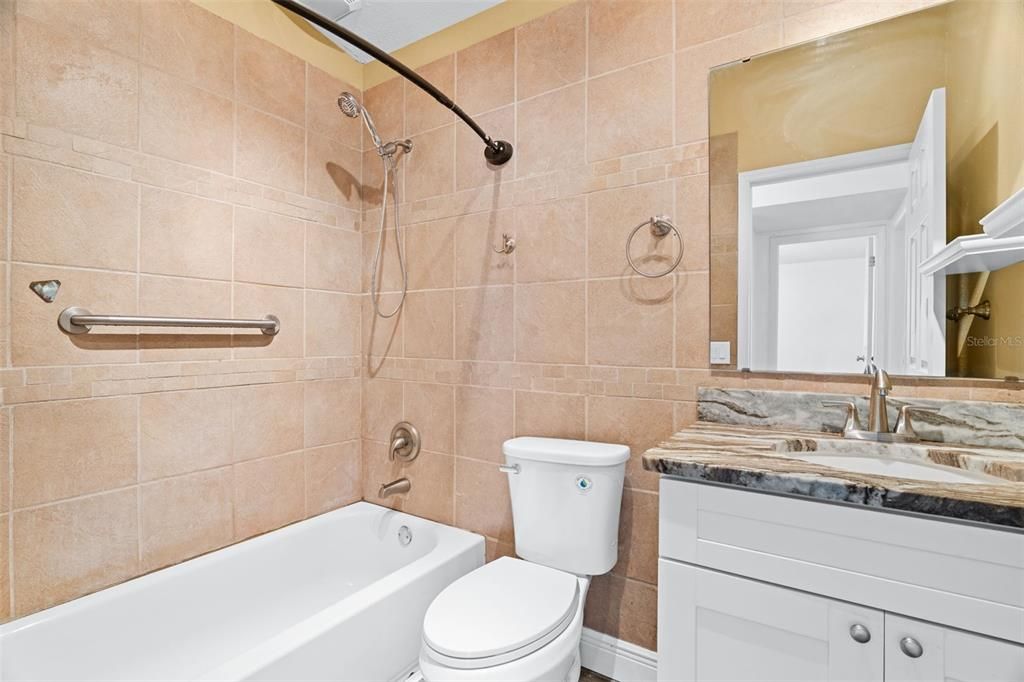 待售: $265,000 (3 贝兹, 2 浴室, 1264 平方英尺)