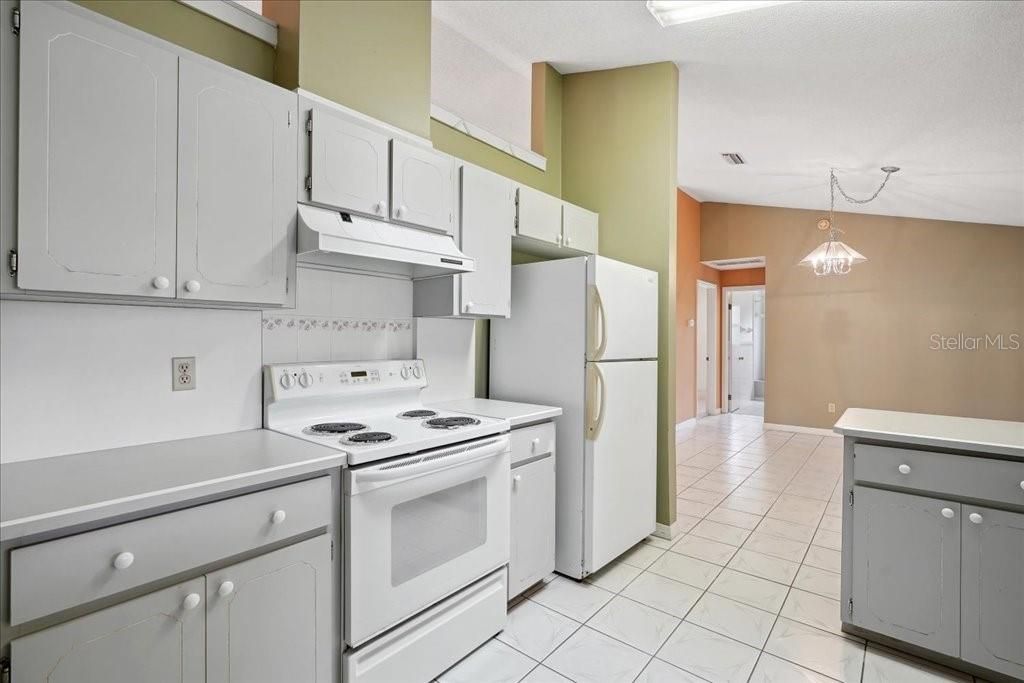 For Sale: $349,000 (3 beds, 2 baths, 1773 Square Feet)