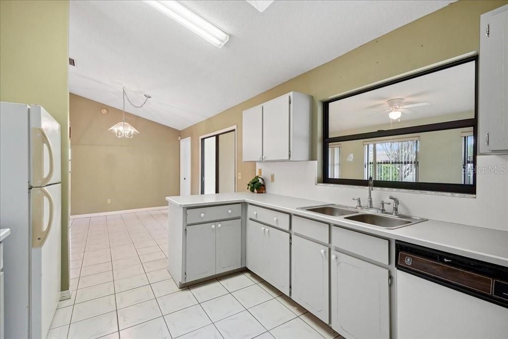 For Sale: $349,000 (3 beds, 2 baths, 1773 Square Feet)