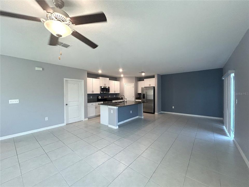 For Rent: $2,045 (4 beds, 2 baths, 1914 Square Feet)