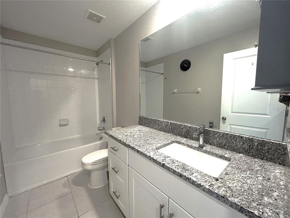 For Rent: $2,045 (4 beds, 2 baths, 1914 Square Feet)