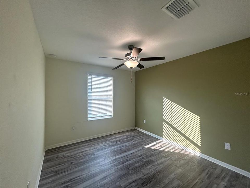 For Rent: $2,045 (4 beds, 2 baths, 1914 Square Feet)