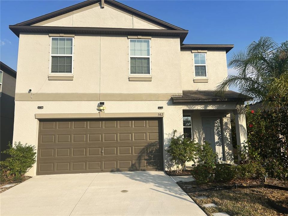 For Rent: $2,045 (4 beds, 2 baths, 1914 Square Feet)