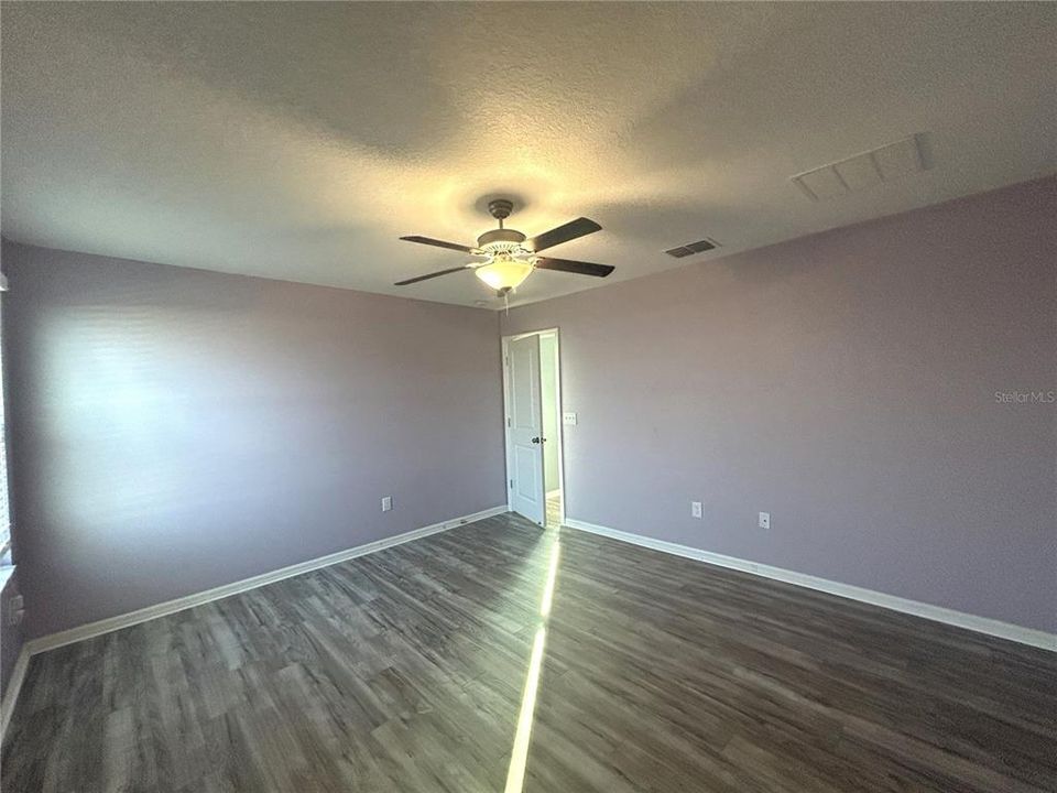 For Rent: $2,045 (4 beds, 2 baths, 1914 Square Feet)